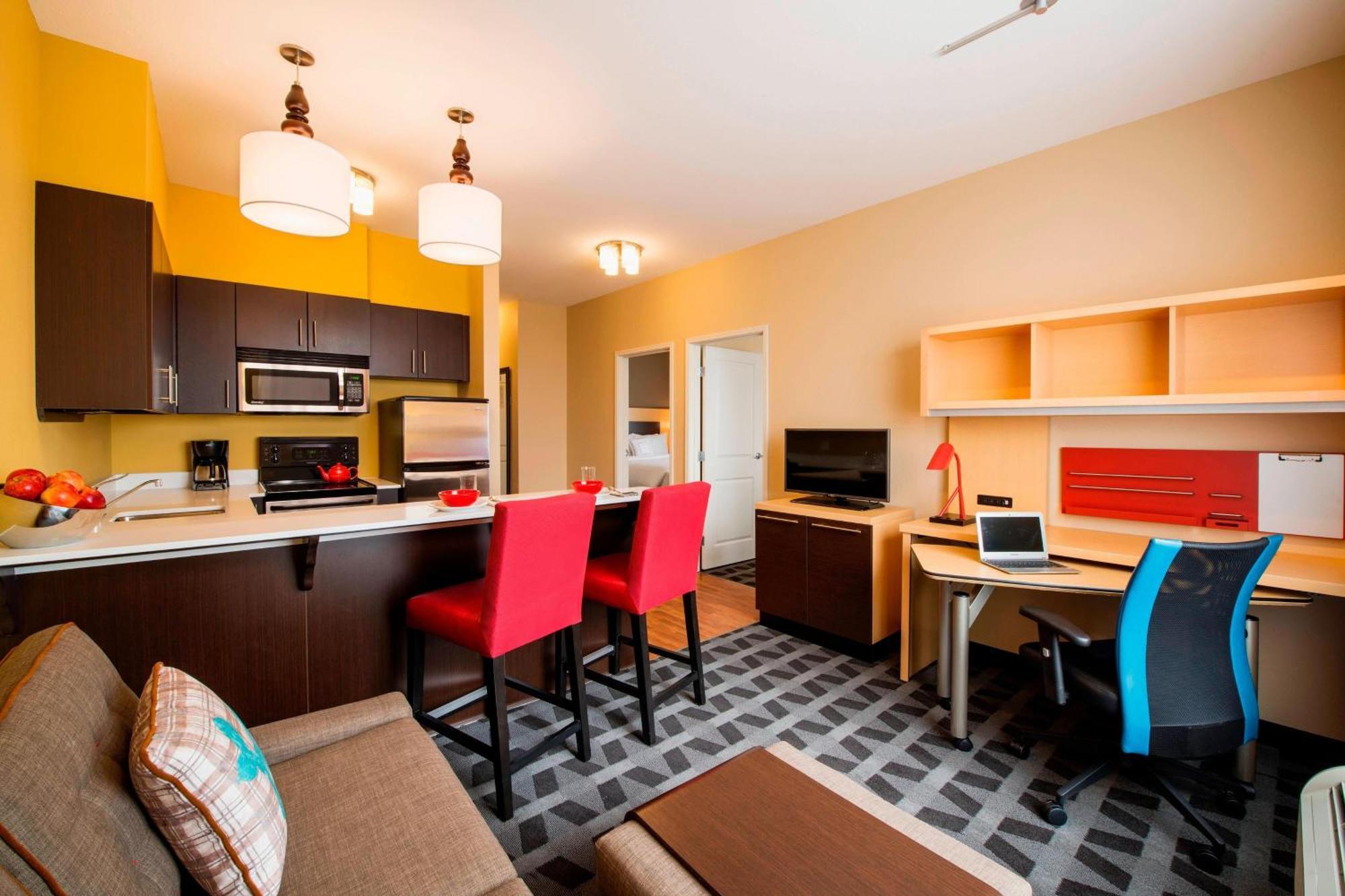 Towneplace Suites By Marriott Red Deer Exterior photo