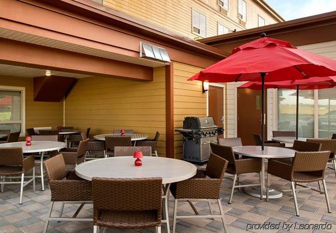 Towneplace Suites By Marriott Red Deer Exterior photo